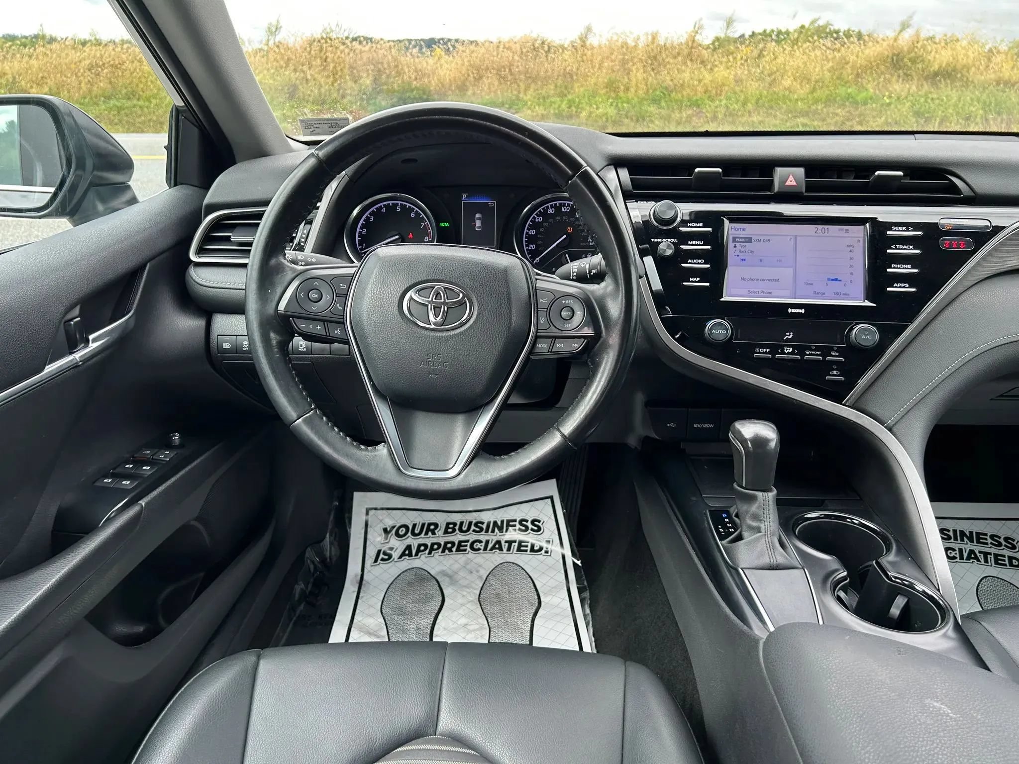 Used 2020 Toyota Camry SE w/ Convenience Package FWD image 16