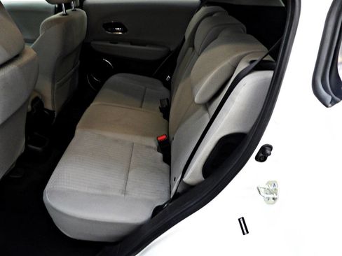 Used 2017 Honda HR-V EX image 10