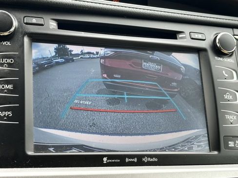 Used 2018 Toyota Highlander XLE image 13