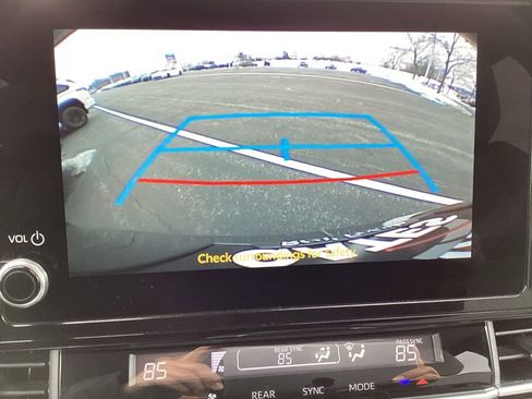 Used 2025 Toyota Sienna LE image 19