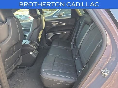 Used 2024 Cadillac Lyriq Luxury AWD/4WD image 11