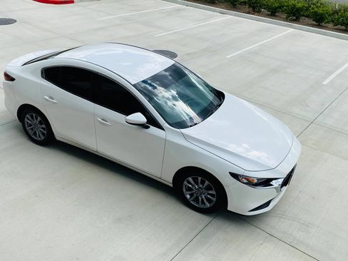 Used 2020 MAZDA MAZDA3 Sedan FWD image 23