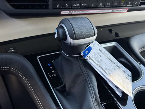 New 2026 Toyota Sienna Platinum image 17