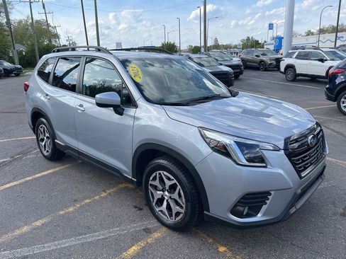 Certified 2023 Subaru Forester Premium AWD/4WD image 3
