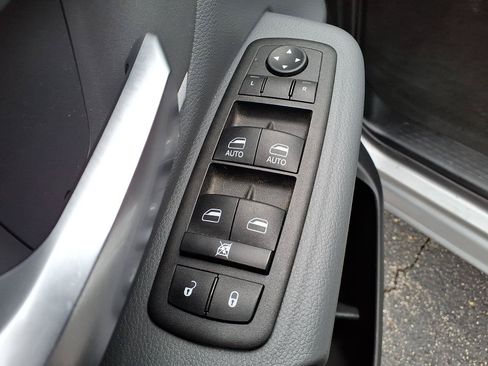 Certified 2022 RAM 1500 Big Horn AWD/4WD image 18