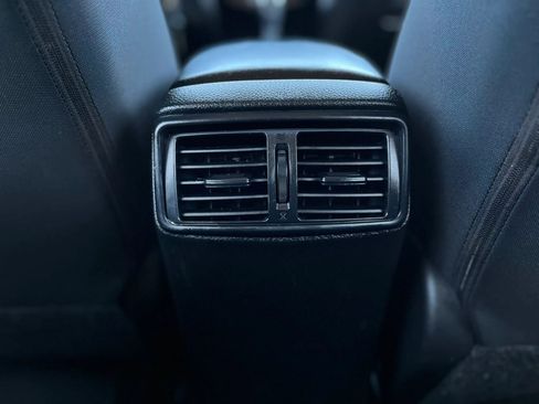 Used 2018 Nissan Rogue Sport S w/ S Appearance Package FWD image 18