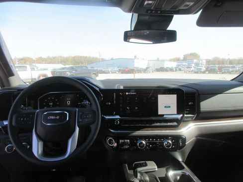 New 2026 GMC Sierra 1500 Elevation image 16