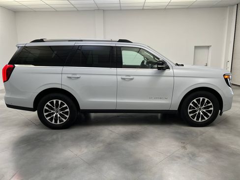 Used 2025 Ford Expedition Platinum AWD/4WD image 10