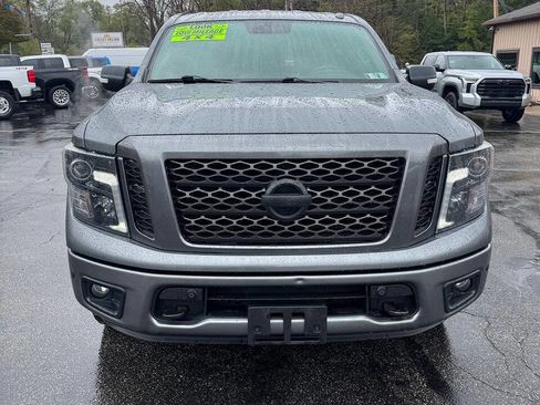 Used 2018 Nissan Titan SV w/ SV Convenience Package AWD/4WD image 7