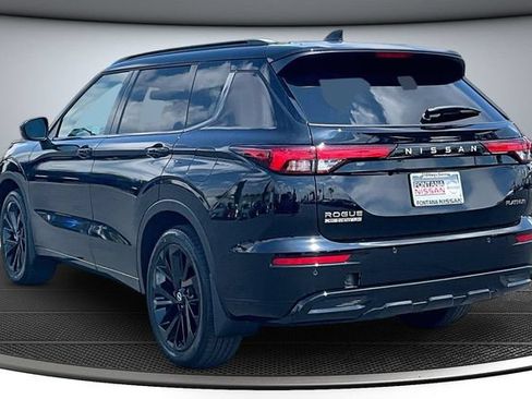 New 2026 Nissan Rogue Platinum AWD/4WD image 3