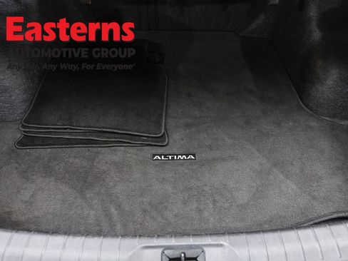 Used 2024 Nissan Altima 2.5 SV FWD image 9