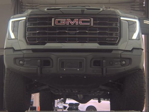 Used 2024 GMC Sierra 2500 AT4X w/ AT4X AEV Edition image 2