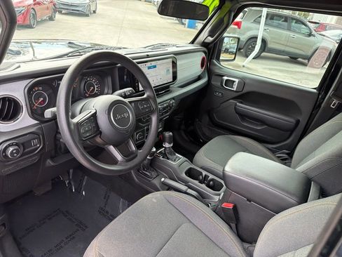 Used 2024 Jeep Gladiator Sport image 12