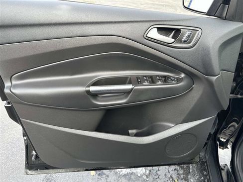 Used 2017 Ford Escape SE w/ Equipment Group 201A image 8