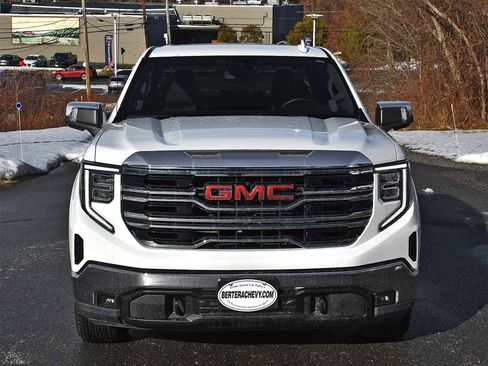 Used 2025 GMC Sierra 1500 SLT image 5