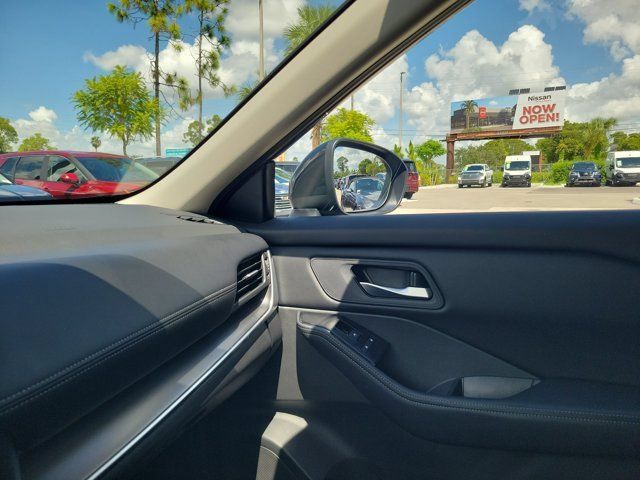 Certified 2026 Nissan Rogue SV FWD image 26