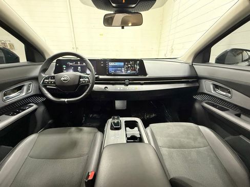 Used 2023 Nissan Ariya AWD image 33