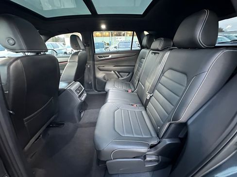 Used 2024 Volkswagen Atlas Cross Sport SEL image 18