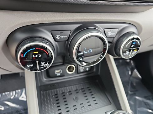 New 2026 Hyundai Venue SEL image 22