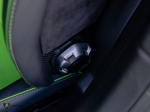 Used 2022 Lamborghini Huracan EVO RWD image 33