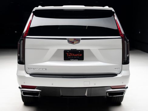 Used 2024 Cadillac Escalade Premium Luxury AWD/4WD image 26