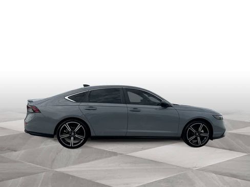 Used 2024 Honda Accord Sport image 9