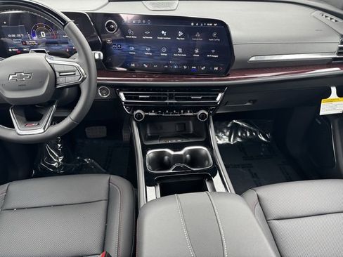 New 2026 Chevrolet Traverse Z71 w/ Enhanced Driving Package image 2