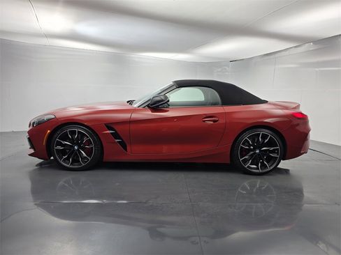 Used 2025 BMW Z4 M40i w/ Edition image 8