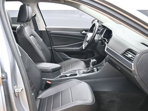 Used 2023 Volkswagen Jetta SE w/ Panoramic Sunroof Package image 34