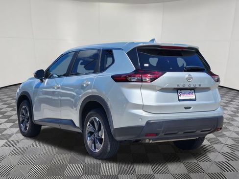 Used 2025 Nissan Rogue SV FWD image 8