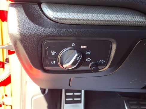 Used 2018 Audi A3 e-tron Premium Plus w/ Technology Package image 22