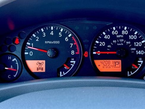 Used 2019 Nissan Frontier SV image 12