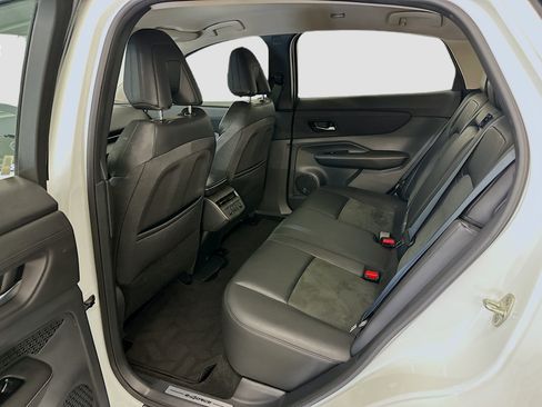 Used 2023 Nissan Ariya AWD image 29