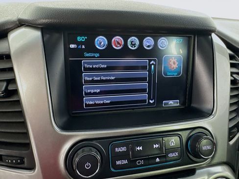 Used 2018 Chevrolet Suburban LT image 19