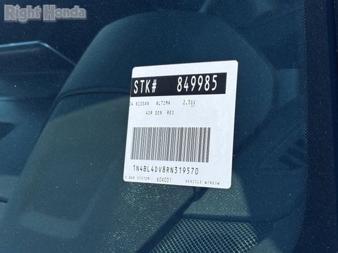 Used 2024 Nissan Altima 2.5 SV image 34