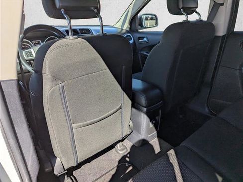 Used 2019 Dodge Journey SE image 23