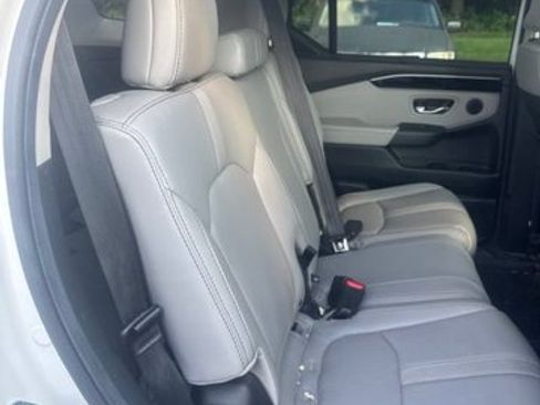 Certified 2025 Honda Pilot EX-L image 10