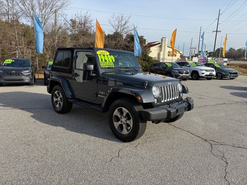 Used 2017 Jeep Wrangler Sahara image 7