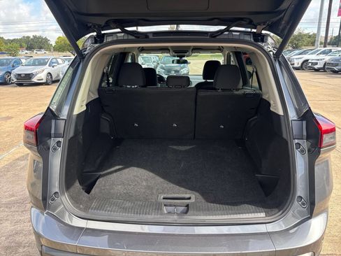 Used 2026 Nissan Rogue SV FWD image 33