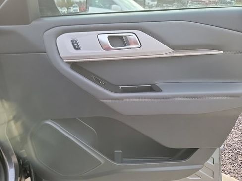 New 2025 Ford Explorer Active w/ Active Comfort Package AWD/4WD image 31