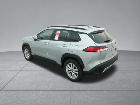 Used 2022 Toyota Corolla Cross LE w/ Moonroof Package FWD image 6