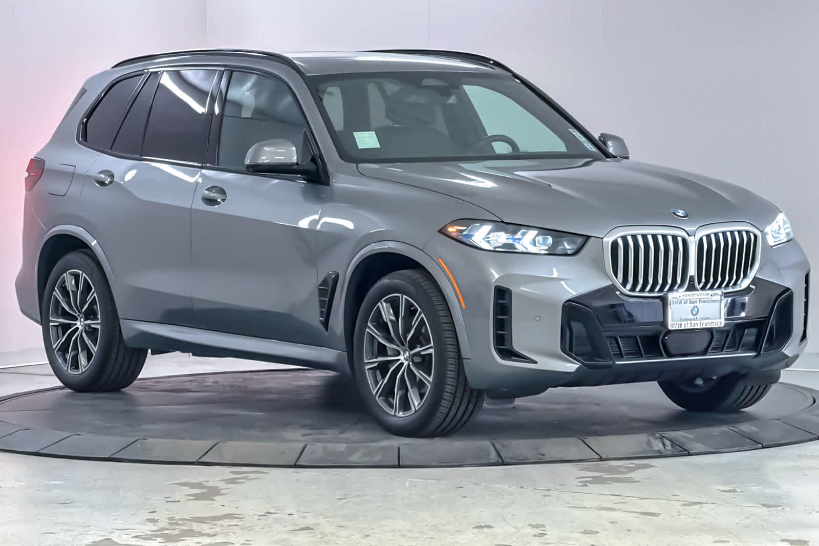 Used 2026 BMW X5 xDrive40i w/ M Sport Package AWD/4WD image 9