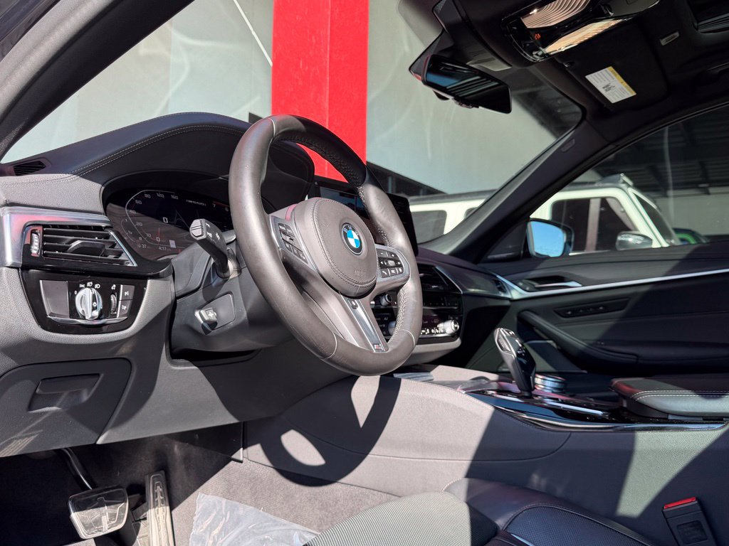 Used 2021 BMW M550i xDrive w/ Premium Package AWD/4WD image 18