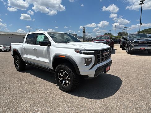 New 2025 GMC Canyon AT4 w/ AT4X Package image 4