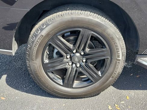 Used 2021 Ford Expedition XLT image 38