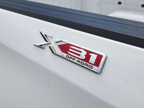 Used 2021 GMC Sierra 1500 Elevation w/ Preferred Package AWD/4WD image 17