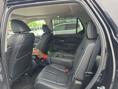 Used 2025 Honda Pilot Elite image 8