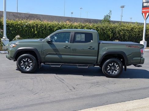Used 2022 Toyota Tacoma TRD Off-Road w/ Technology Package RWD image 12