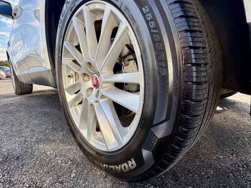 Used 2018 Jaguar F-PACE Prestige image 7