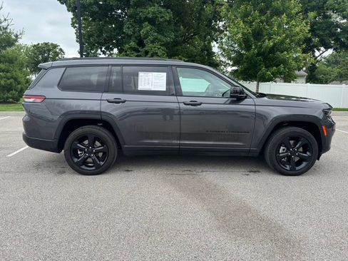 Used 2025 Jeep Grand Cherokee L Altitude AWD/4WD image 2